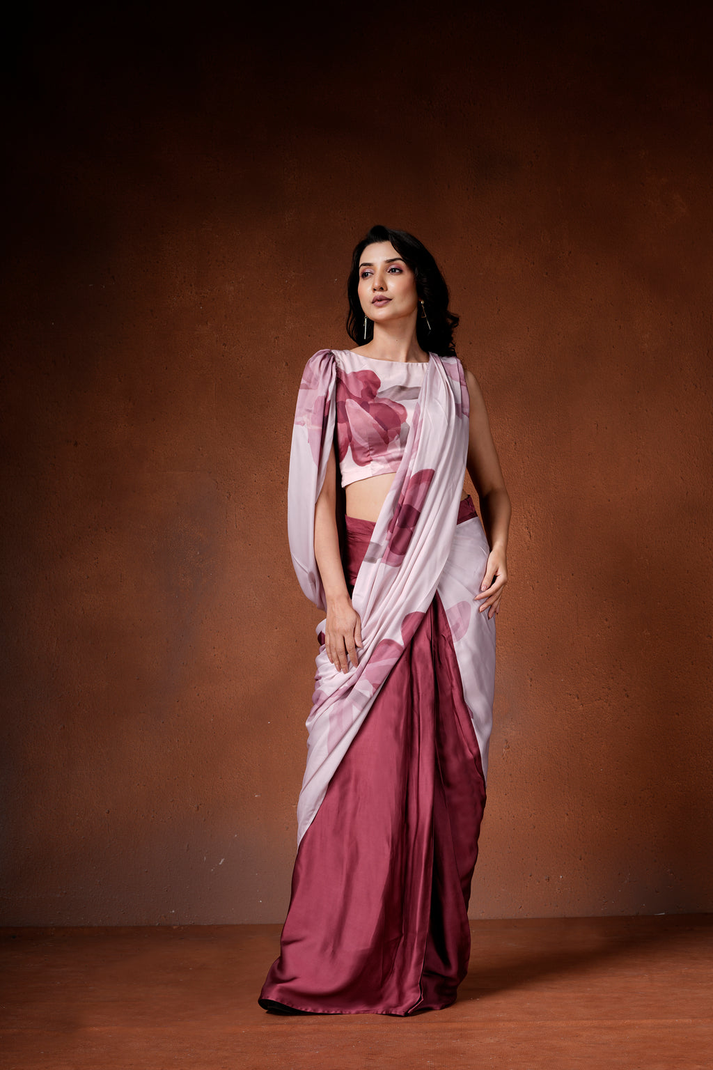 Tuberosey per-draped saree